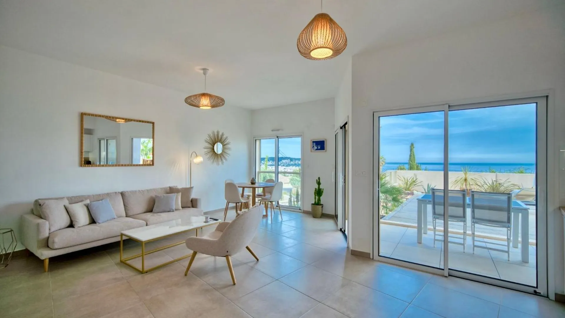 Unique Appartement A Nice Vue Mer Imprenable Francia